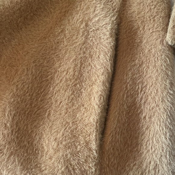 CYRUS Coat - Picture 6 of 7